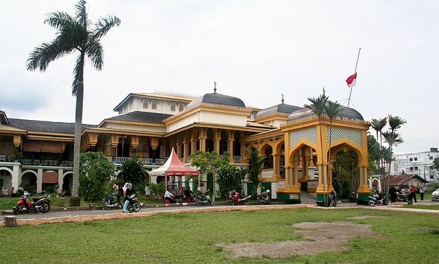 Wisata Sejarah Kota Medan - Bangunan Tua Nan Bersejarah Ikon Medan